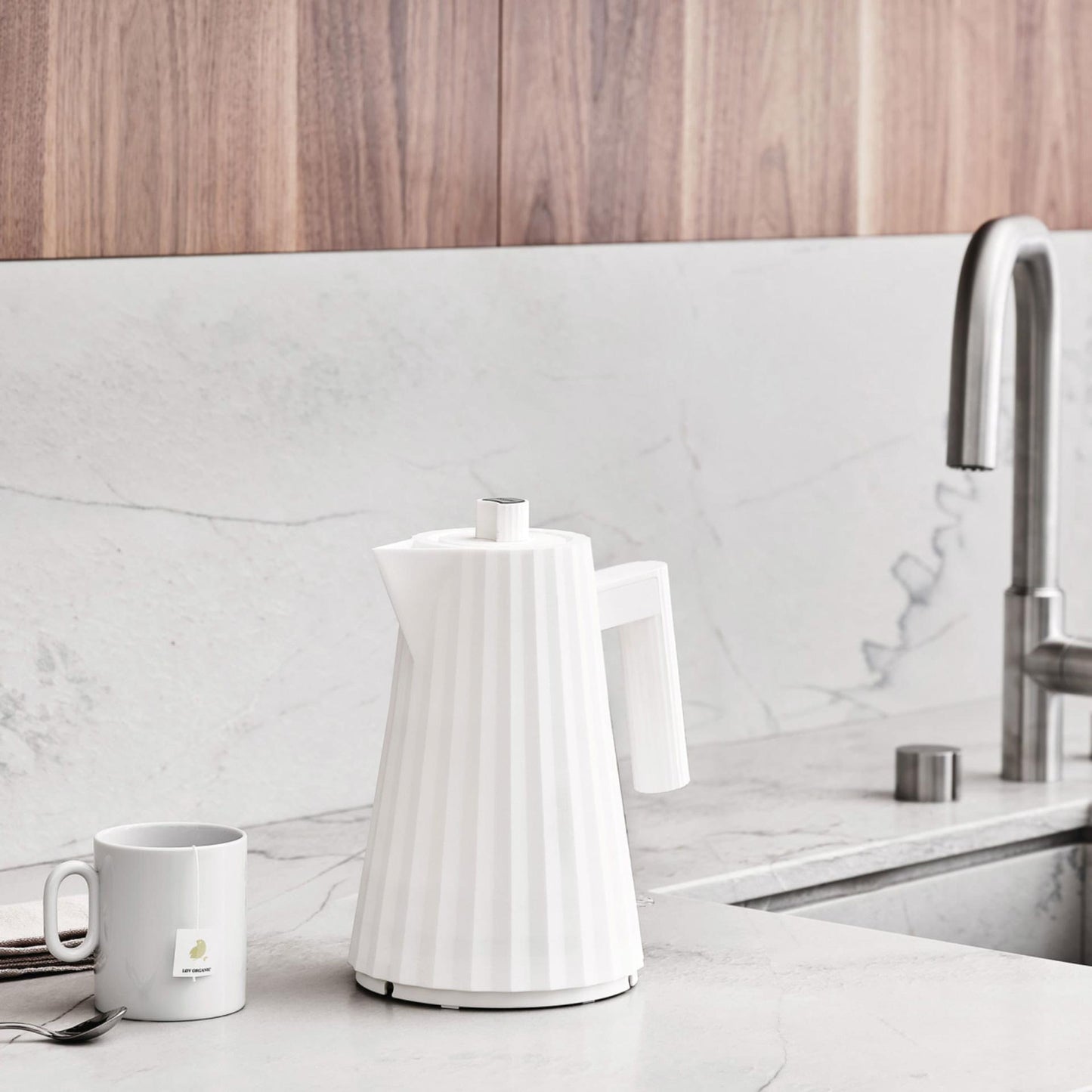 Alessi Plissé Electric Kettle 1.7L