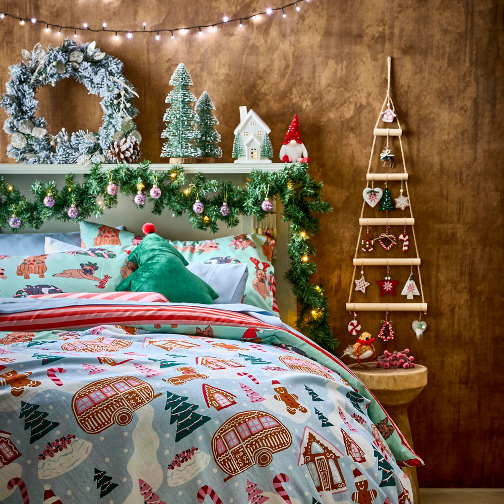 MyHouse Gingerbread Throw