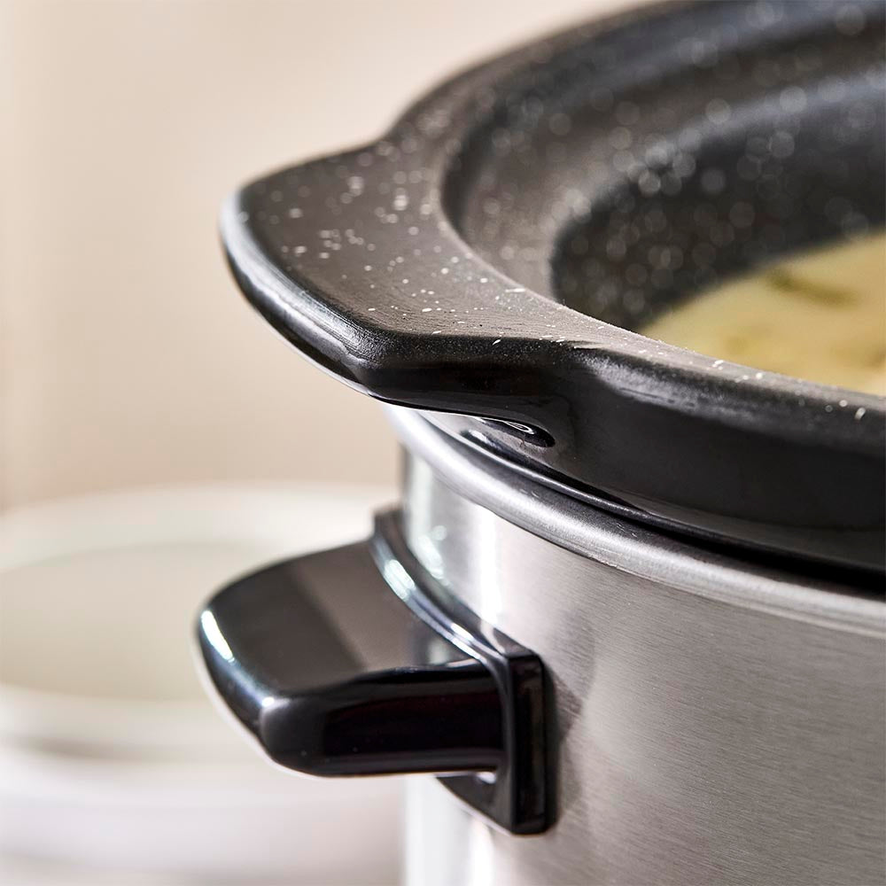 Baccarat The Tasty Chef 6L Slow Cooker detail shot at House.