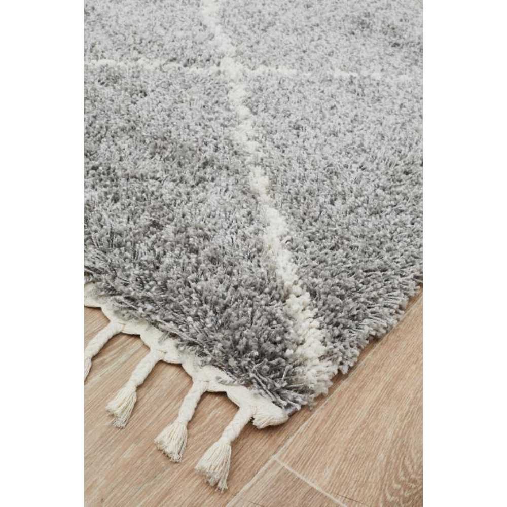 Rug Culture Saffron 22 Rug Silver at House