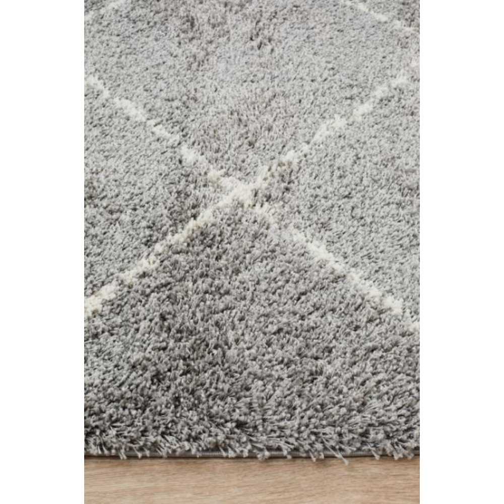 Rug Culture Saffron 22 Rug Silver at House