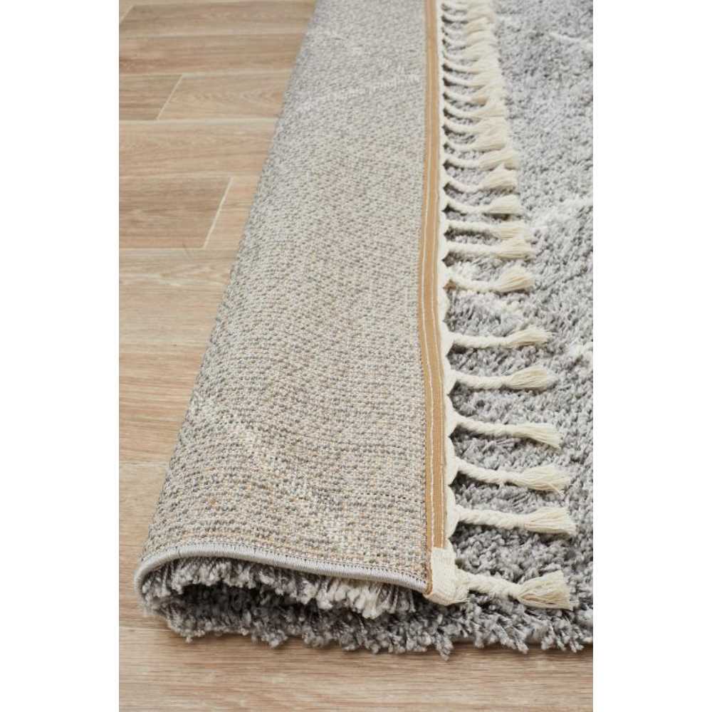 Rug Culture Saffron 22 Rug Silver at House