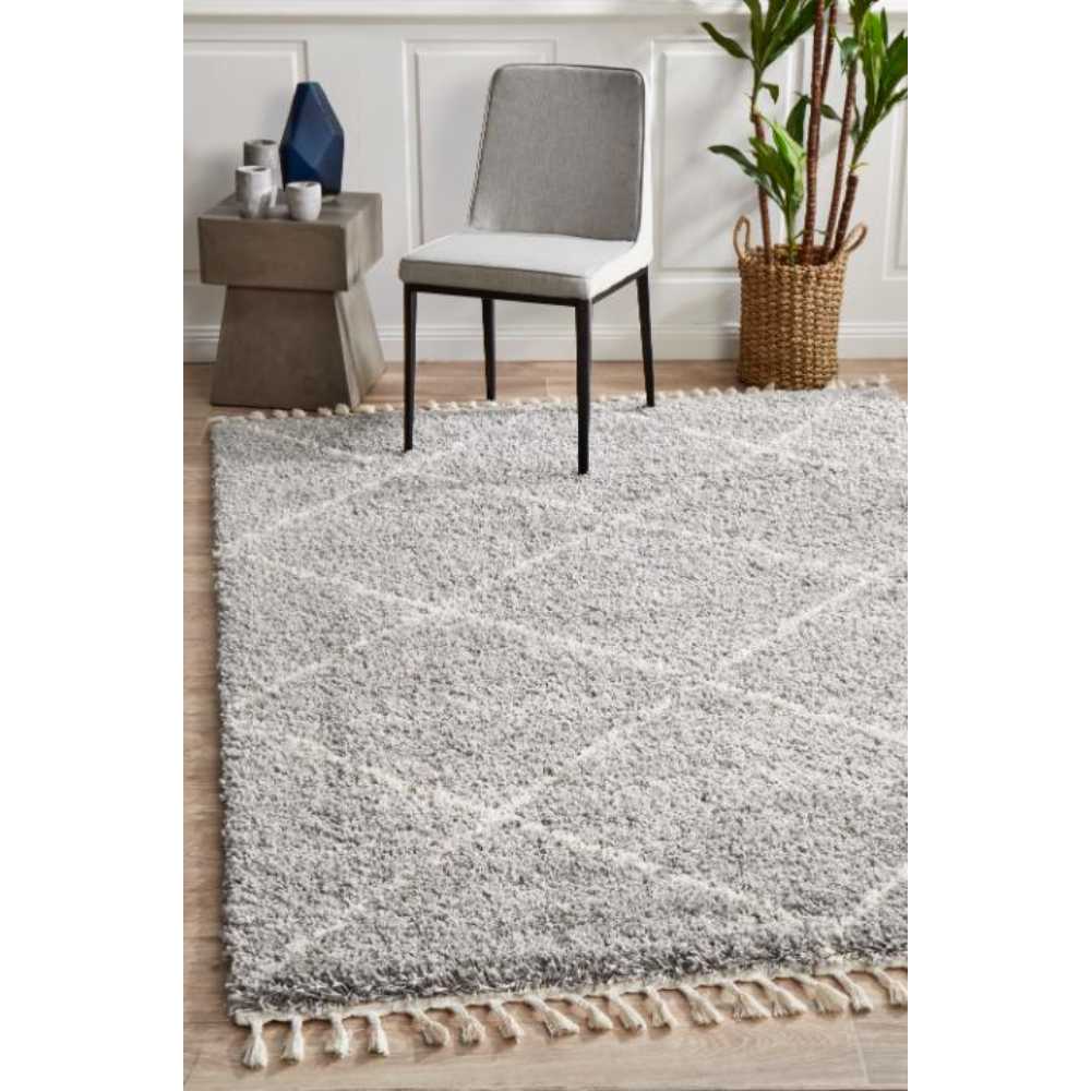 Rug Culture Saffron 22 Rug Silver at House