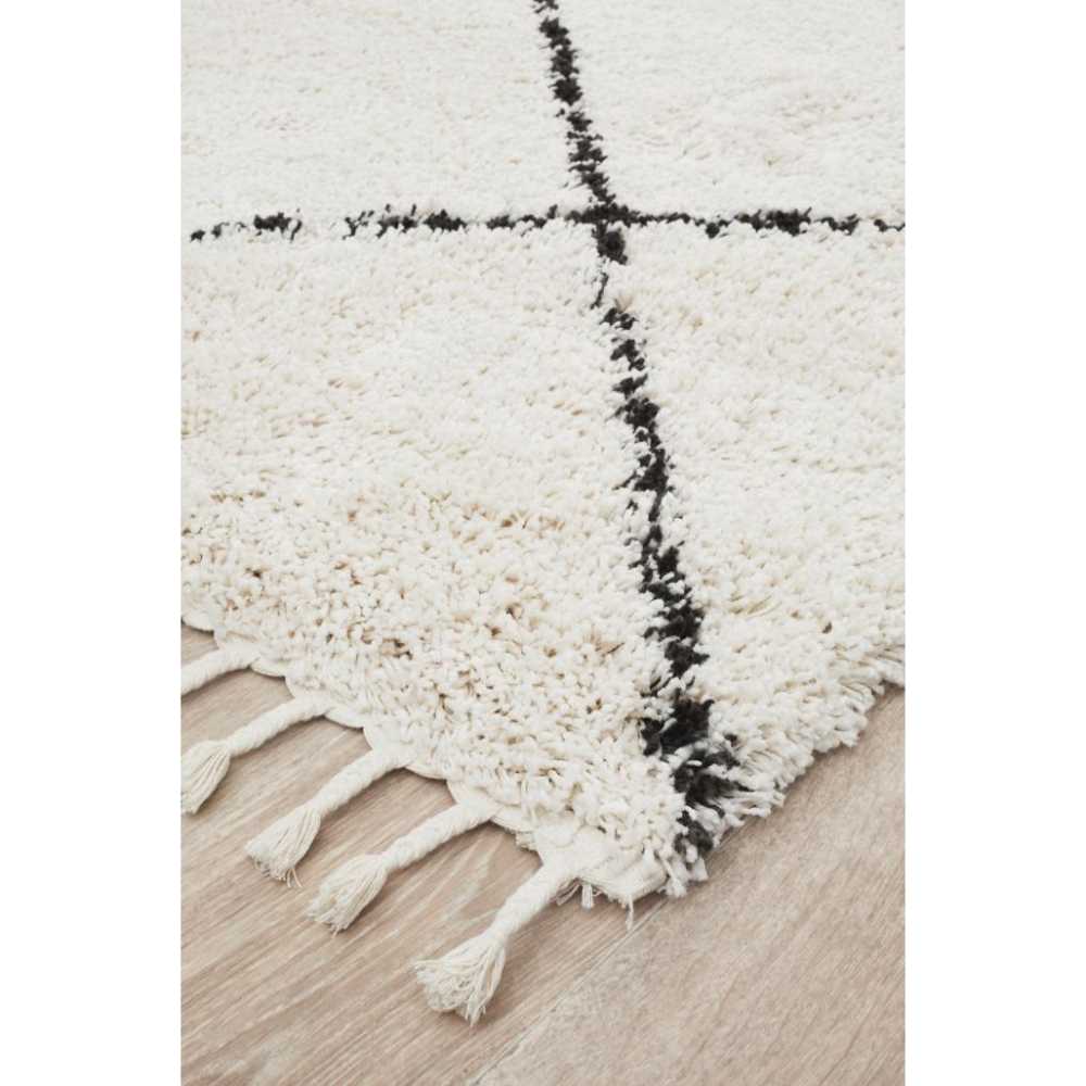 Rug Culture Saffron 22 Rug White at House