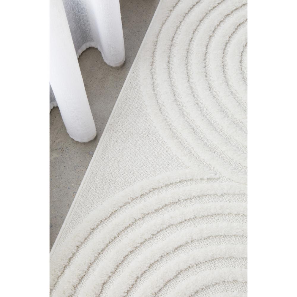 Rug Culture Lotus Carl Runner White with oval detail at House