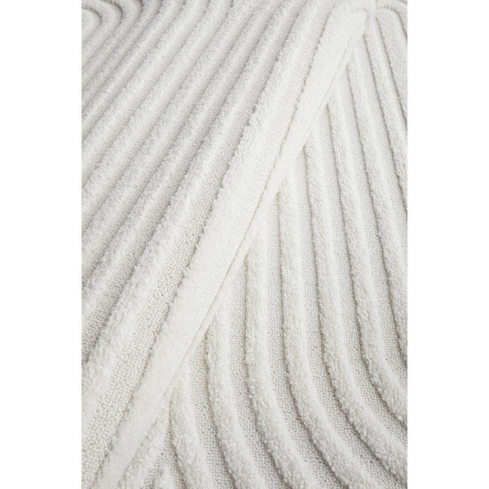 Rug Culture Lotus Carl Runner White with oval detail at House
