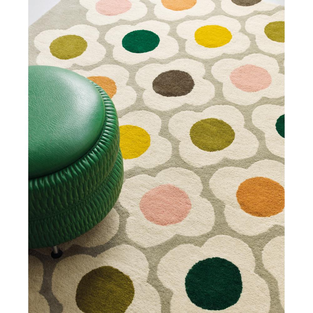 Spot Flower Wool Rug Multicolour with green stool - House
