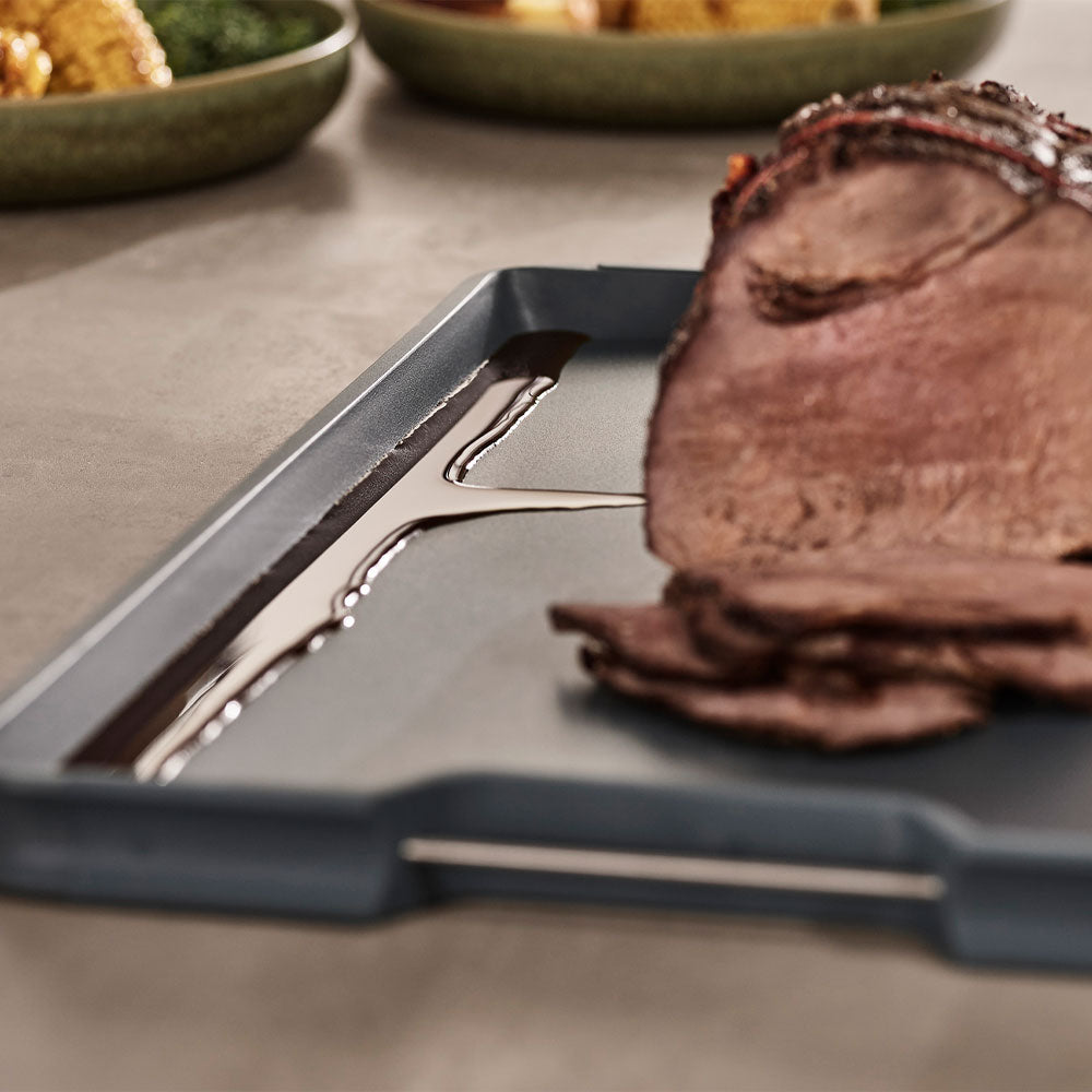 Joseph Joseph Cut&Carve Plus Multi-function Chopping Board