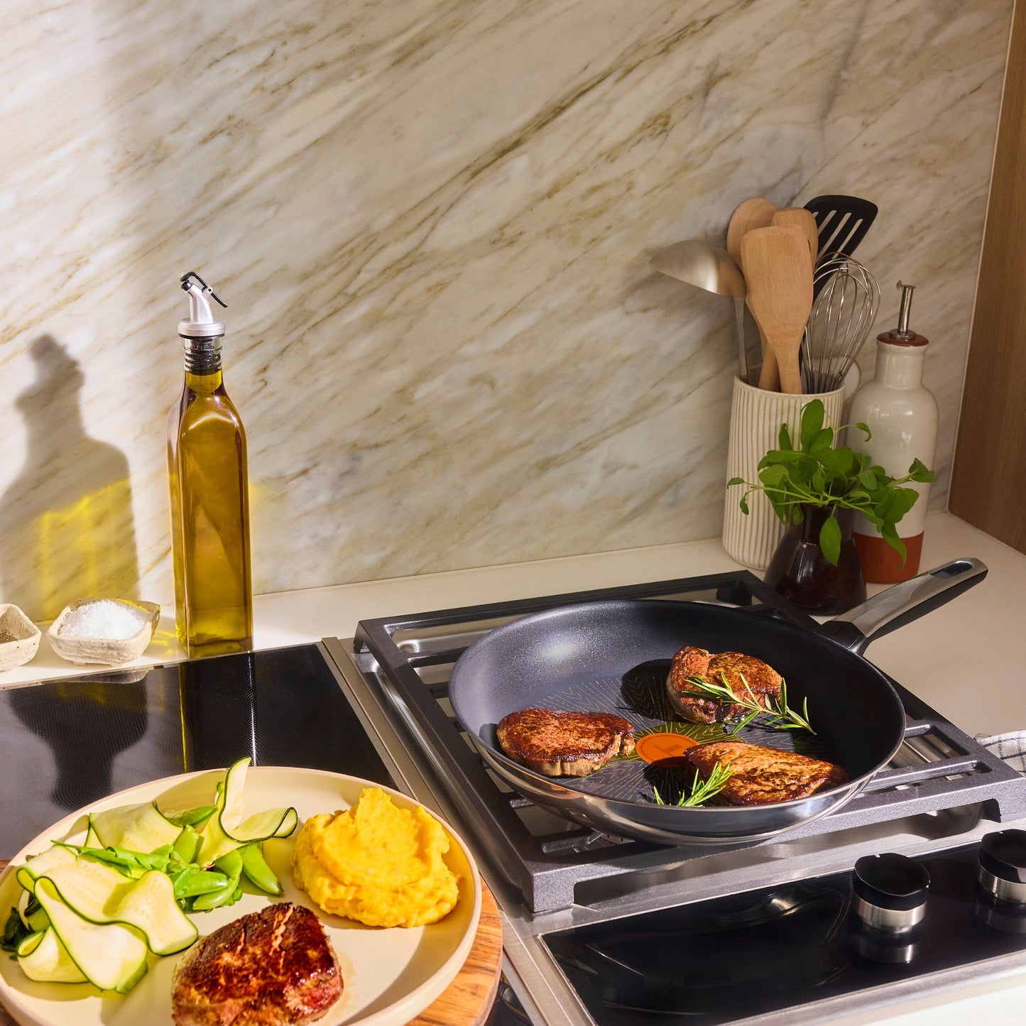 Tefal Emotion+ Flavors Induction Stainless Steel Oil Concentrating Non-Stick Frypan 28cm