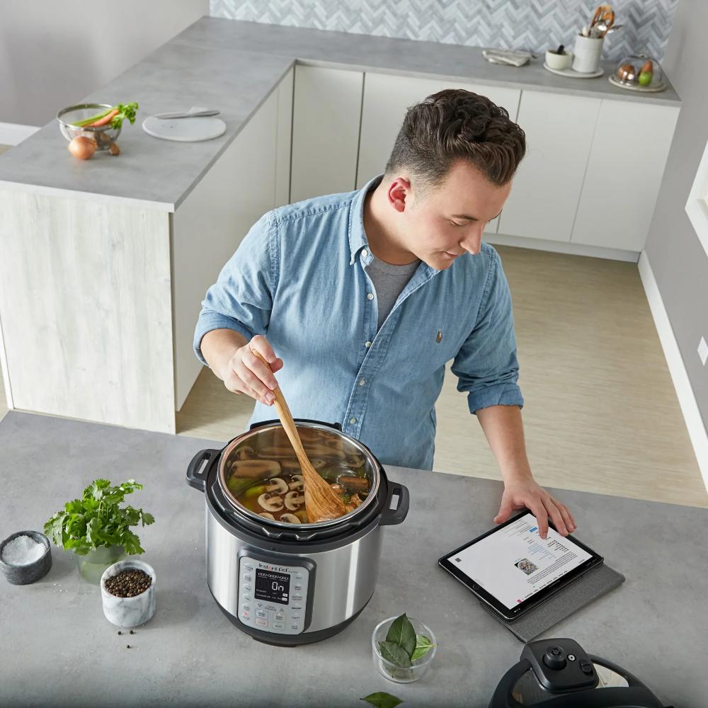 Instant Pot Duo Plus Multicooker 5.7L