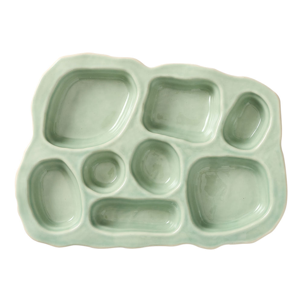 The Ecology Selvedge girl dinner platter featuring different sized slots to arrange various platters of your likings.