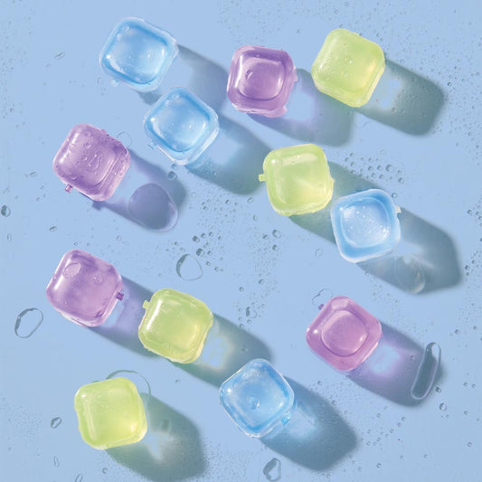 HAYDAE COLLECTIVE Set of 12 Reusable Ice Cubes - House
