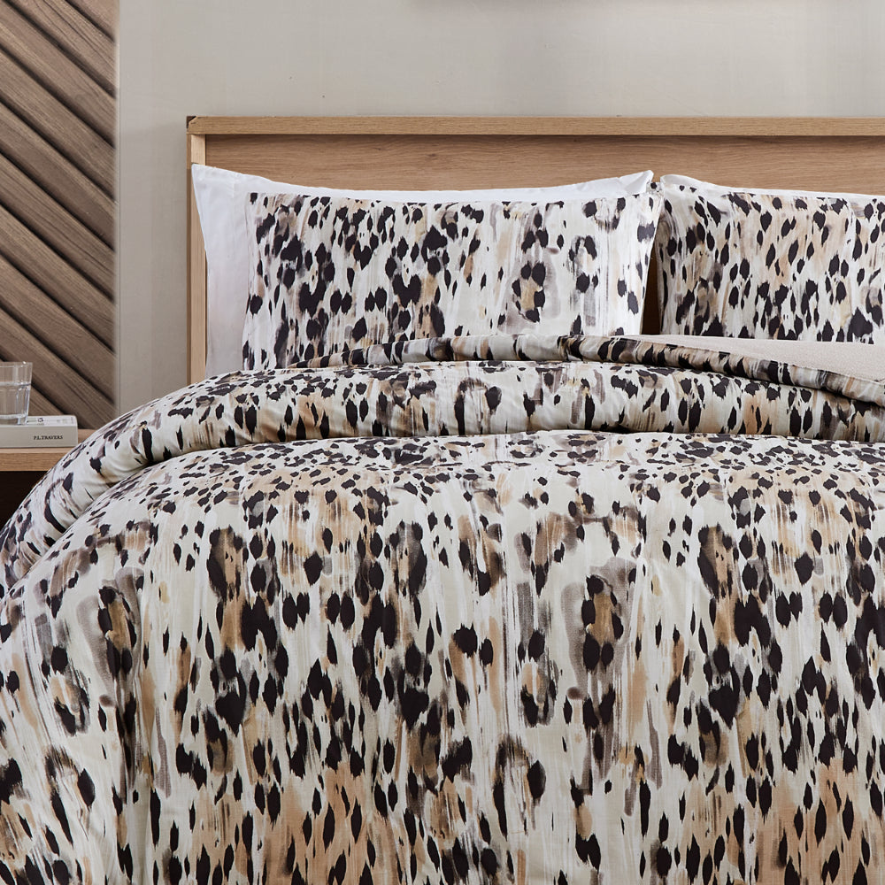 Kenneth Cole Leopard Quilt Cover Set