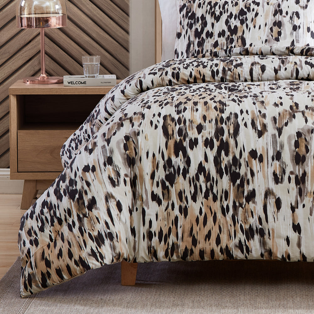 Kenneth Cole Leopard Quilt Cover Set