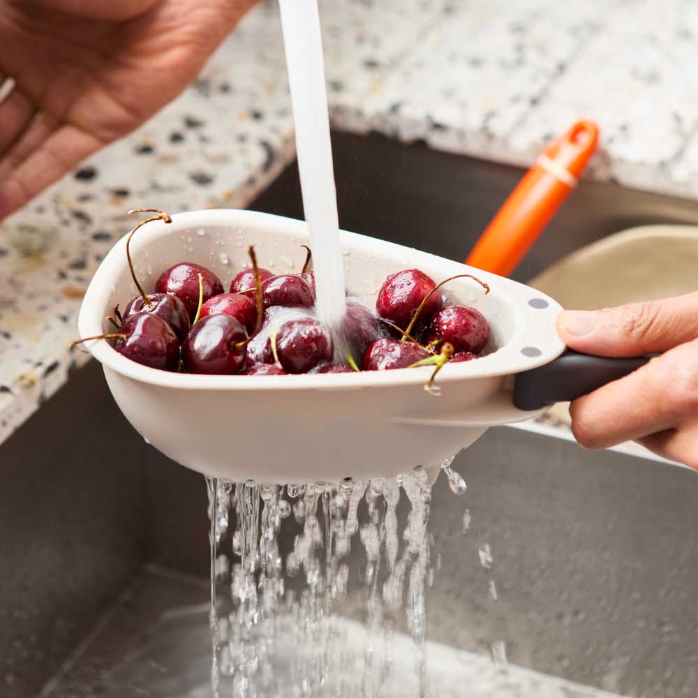 Joseph Joseph Droplet Mini Compact Colander With Folding Handles at House