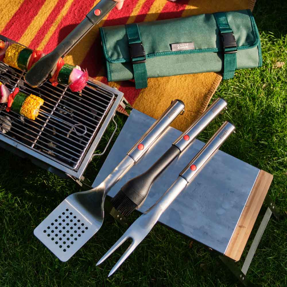 Joseph Joseph Grillout Heavy-Duty BBQ Cleaning Brush With Retractable Head at House