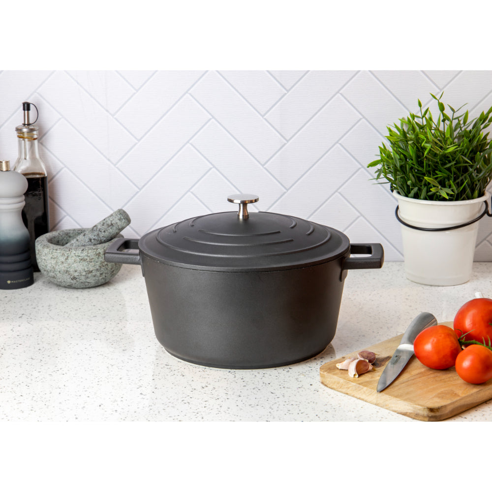 Mastercraft Casserole Dish Cast Aluminium 24cm Black