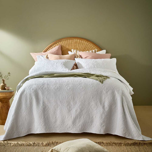 Adorn Living Huxley Coverlet Set Queen/King