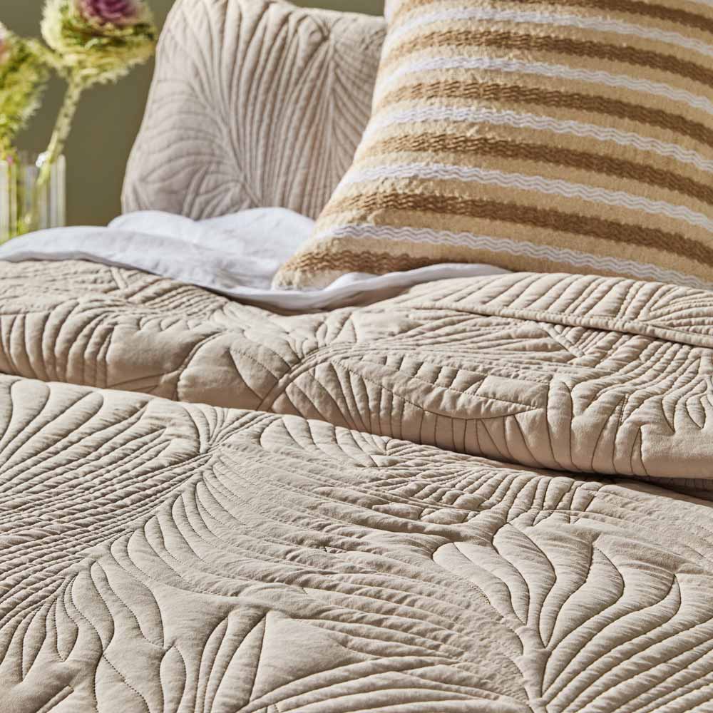 Adorn Living Fern Coverlet Set Queen/King