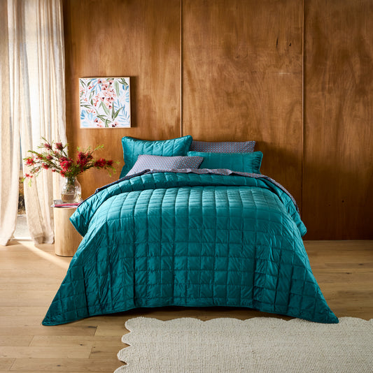 MyHouse Velvet Coverlet Set