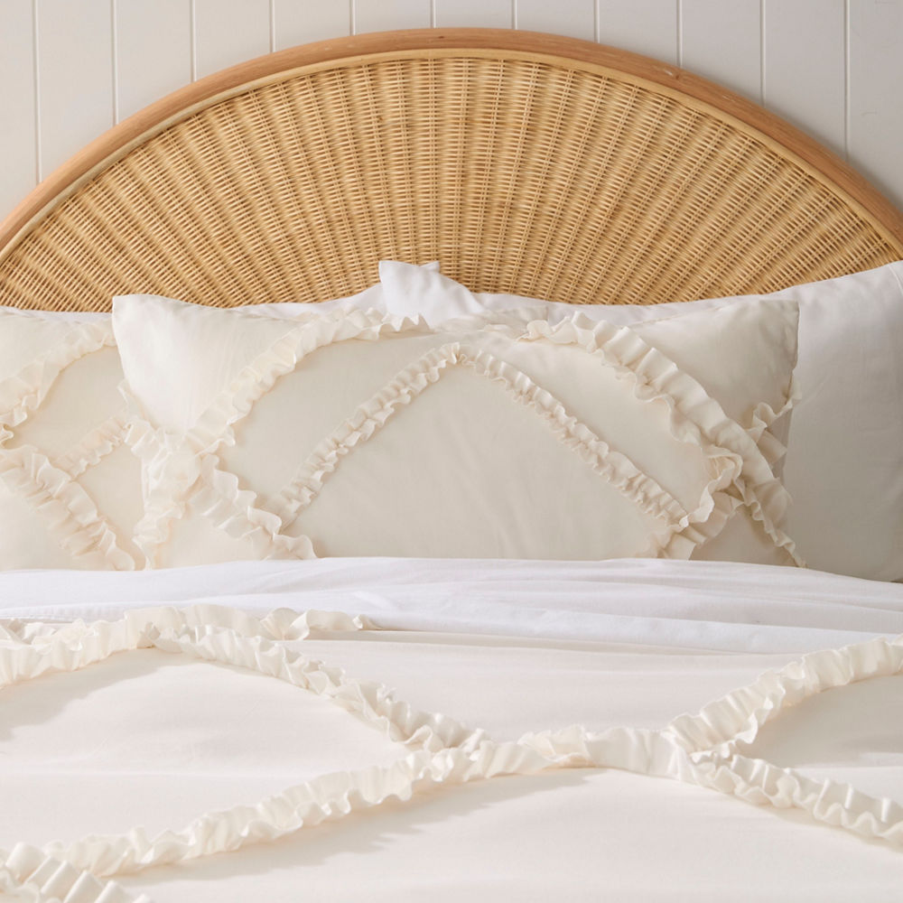 Adorn Living Pip Ruffle Quilt Cover Set