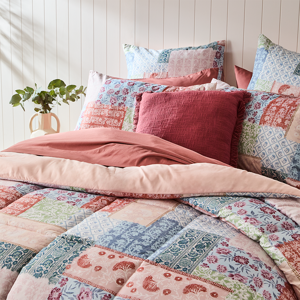 Adorn Living Yolanda Comforter Set