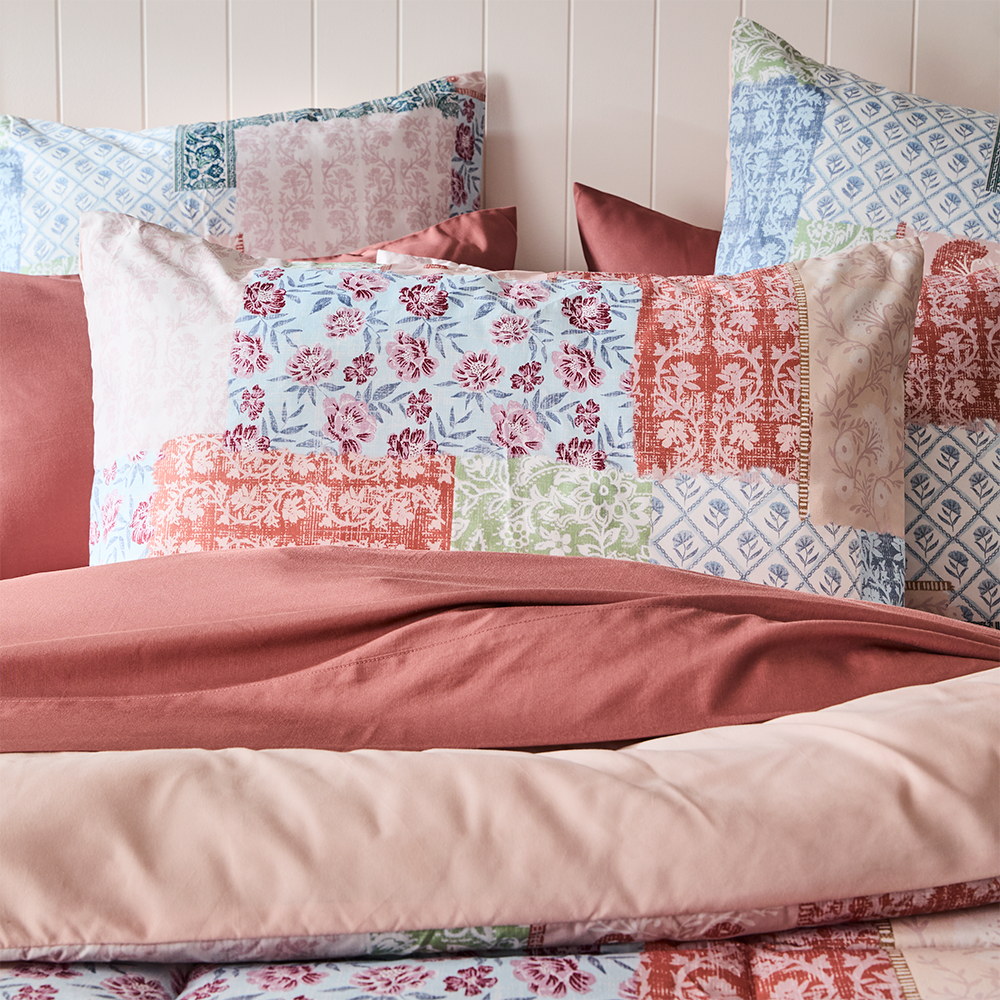 Adorn Living Yolanda Comforter Set