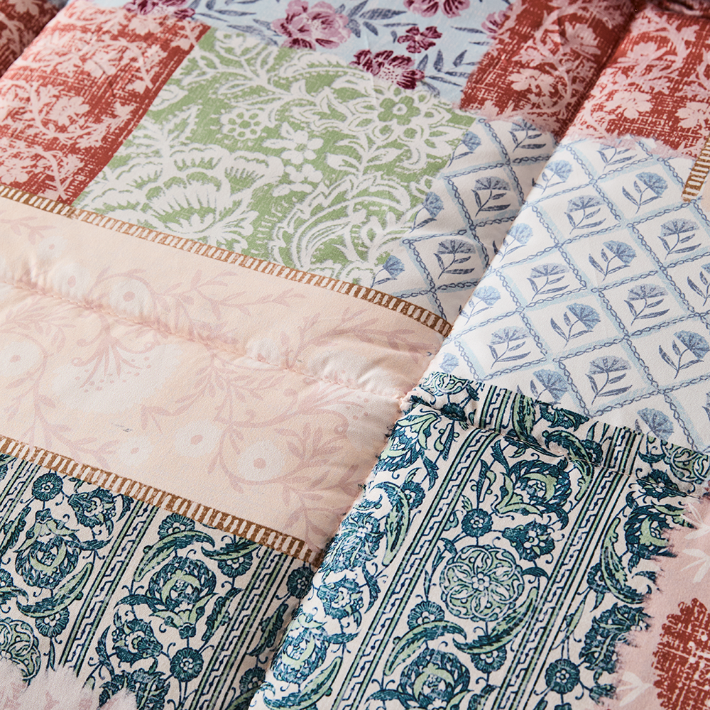 Adorn Living Yolanda Comforter Set