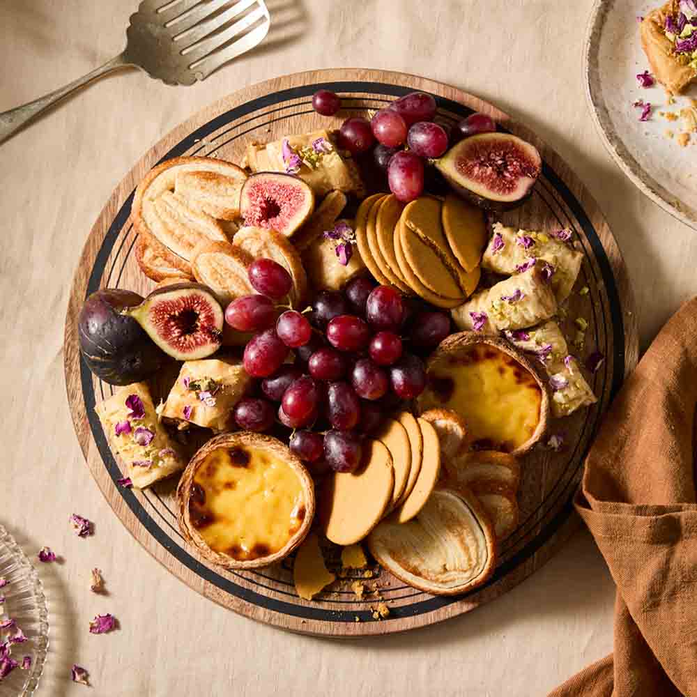 30cm round wooden Serving Board with charcuterie - House