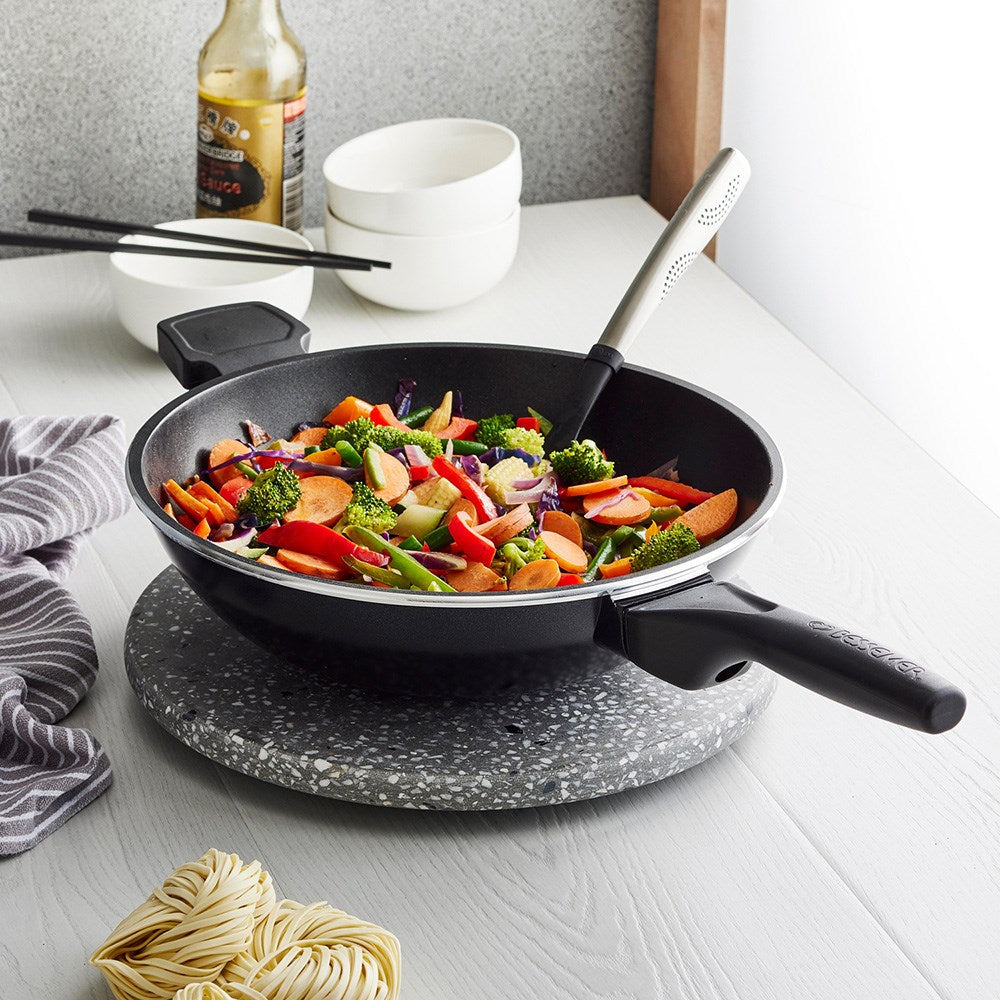 Bessemer Non Stick Stir Fry Pan 32cm Black