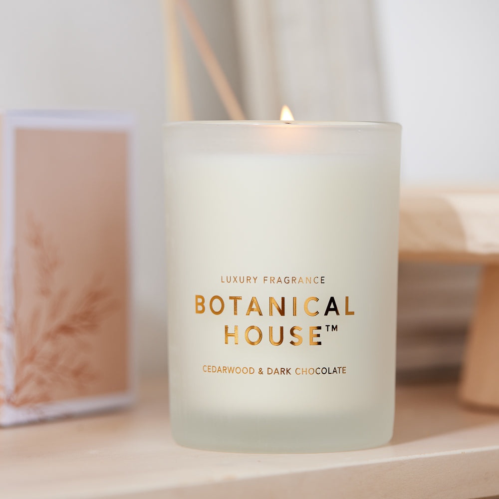 Botanical House Candle Cedarwood & Dark Chocolate